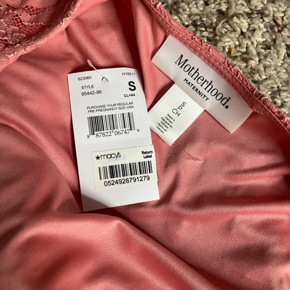 NWT Motherhood Maternity Lace top Size small - Picture 3 of 4